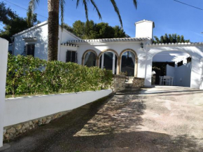 Spanish villa for 6 p spacious terrace close to the beach with large pool
